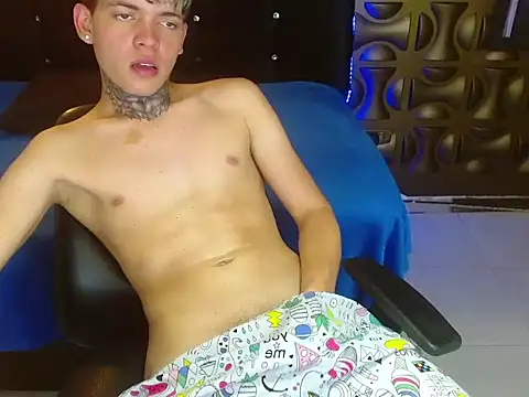 frankboyx (M twink) - helicopter