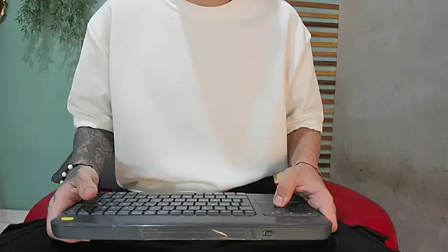 french_sexx (M young) - cum show and eat