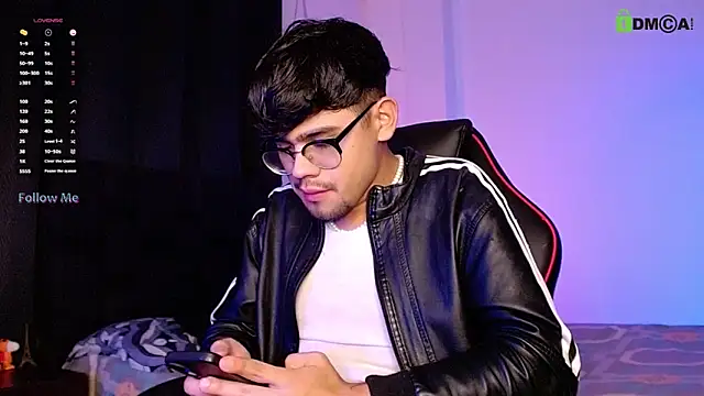 isaac-saenz (M young) - Hi Isaac, you look great, let's play!