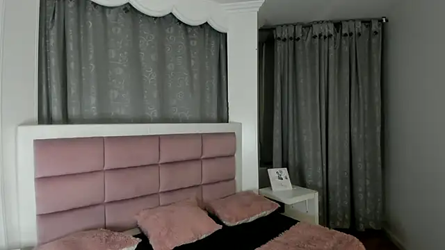 _tamara_69 (F young) - show ass