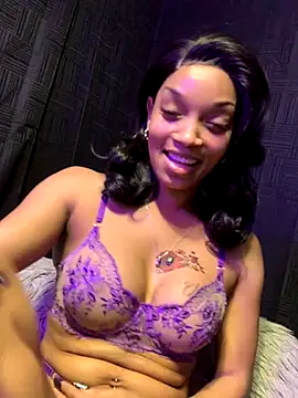 Webcam Model (Rakiyahcharms)  is live.Free join now!
