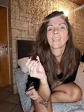 Dreamlove1 from StripChat is Freechat