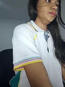 Webcam Model (sophia_ramirez12)  is live.Free join now!