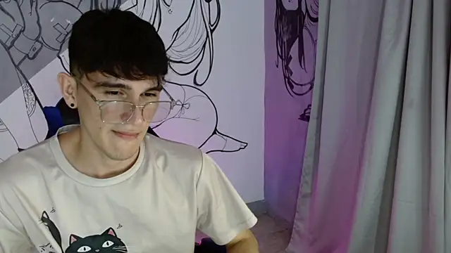 naif_fummy1 - Naif_fummy1's free webcam