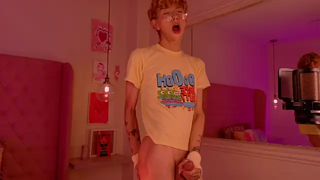 imdamiano (M twink) - Dami loses her clothes ✨