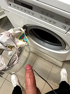 swissboy22 (Ask my age) - Cum in Panties