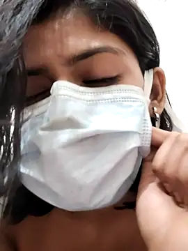 Webcam Model (sassyy_poonam)  is live.Free join now!