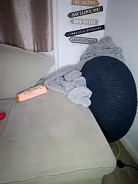 Webcam Model (BubblesLovexox)  is live.Free join now!