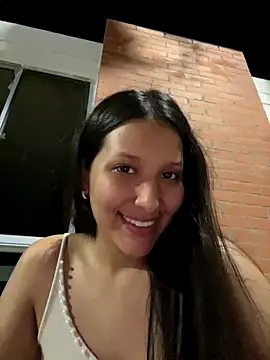 Webcam Model (IsabellaJoness_)  is live.Free join now!