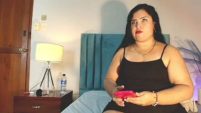 agathaa_white (F milf) - OPEN ASS