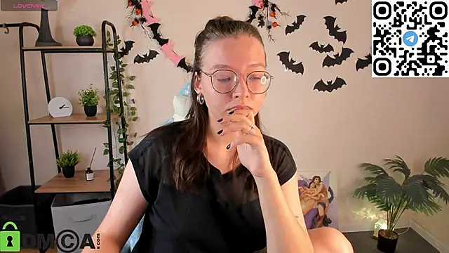 Nuura_Moore webcam stripchat model stream image