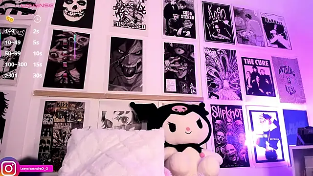 lexyjoycce (F teen) - Big squirt with my toy and suck tits