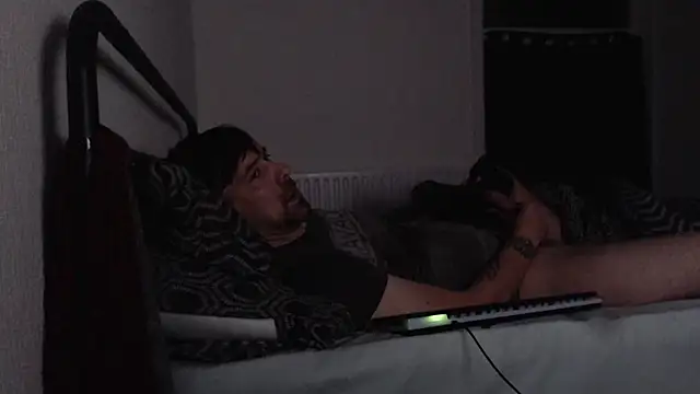 willybewild (Ask my age) - #big-cocks #brunettes #cam2cam #cheapest-privates #daddies #jerk-off-instruction #masturbation #medium #sex-toys #shaven #small-audience #straight #swingers #uk-models #white