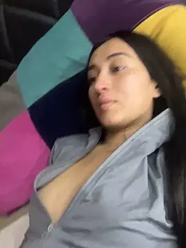 Webcam Model (RAKEL37)  is live.Free join now!