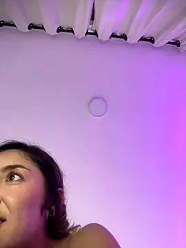 Webcam Model (Mariana_gom)  is live.Free join now!