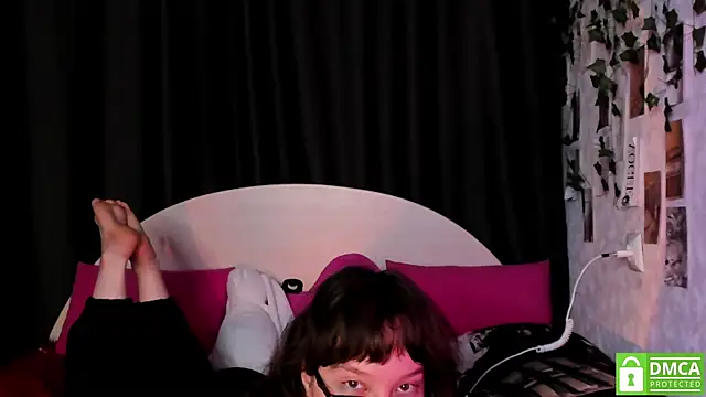 dreamgirllovee webcam stripchat model stream image