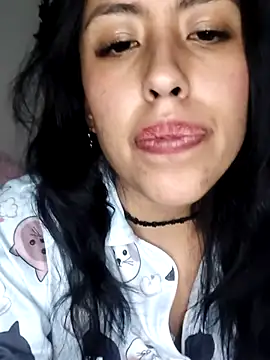 Webcam Model (Queen_Ashly)  is live.Free join now!