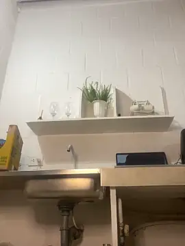 Webcam Model (Jessyivonne)  is live.Free join now!