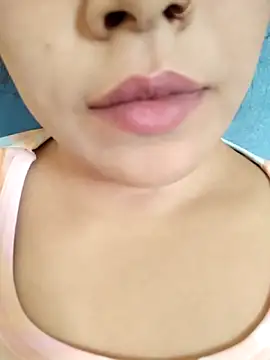 Webcam Model (Anki-doll)  is live.Free join now!