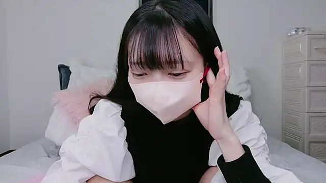 mirai_oo16oo (F teen) - お尻突き出し四つんばい🍑