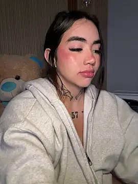 Webcam Model (Nickiiiii)  is live.Free join now!