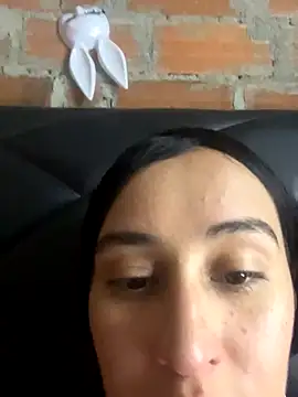 Webcam Model (RAKEL37)  is live.Free join now!