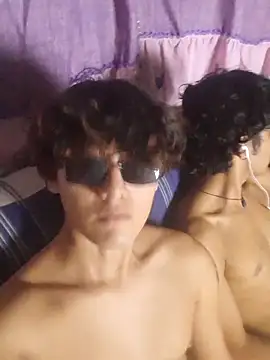 pedrodavid_ live cam screenshot males from Brazil on Warez.Webcam — Live Cams & Adult Streams