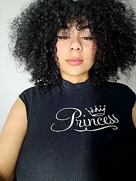 Webcam Model (Yerystar)  is live.Free join now!