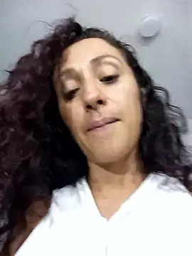 Webcam Model (KimScarleth)  is live.Free join now!