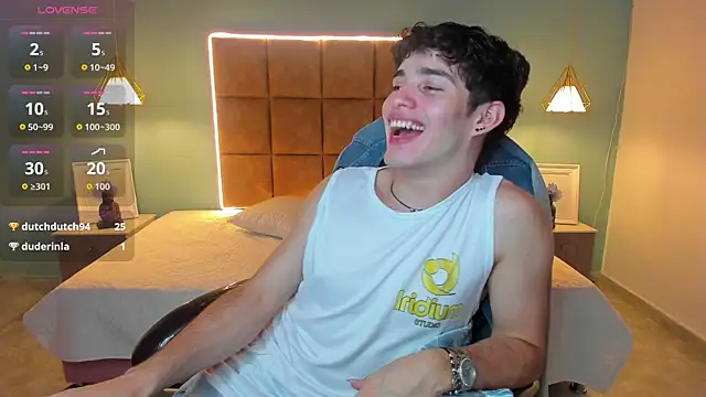 AlejooTwink live cam screenshot male from Colombia on Home.Pink — Cozy Live Cams & Chat