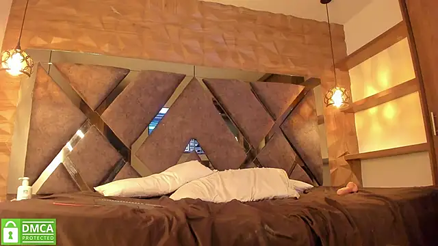 Kiara_velvet__ webcam stripchat model stream image