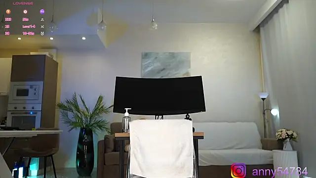 Live webcam thumbnail of anny54784 from . Watch my show!