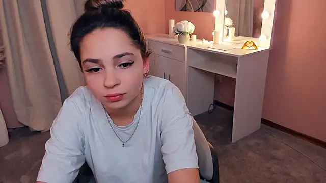 Live webcam thumbnail of JolynnLavelli from . Watch my show!