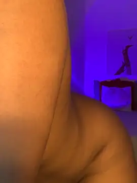 Webcam Model (Dahiana_Giil)  is live.Free join now!