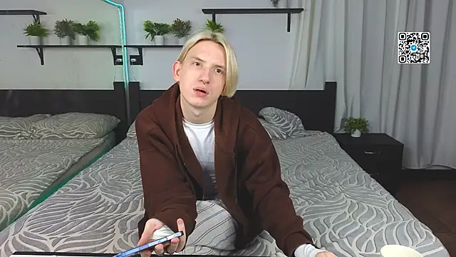 ron_vils (M twink) - Good day