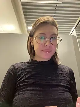 Webcam Model (RinaCat)  is live.Free join now!