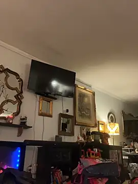 Webcam Model (KARMICchaos_xoxo)  is live.Free join now!