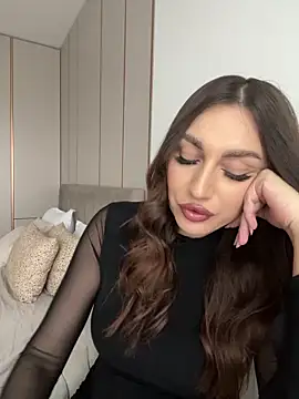 Webcam Model (claraxjoyy)  is live.Free join now!