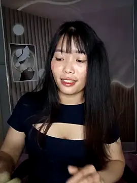 Webcam Model (Fish_yellow)  is live.Free join now!