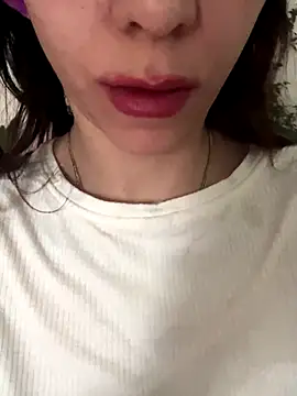 melisabunnny (F young) - Striptease & Dildo on pussy