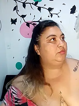 Webcam Model (curvy_diva_)  is live.Free join now!