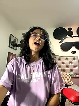 _vaiolet_owo - _vaiolet_owo's free webcam