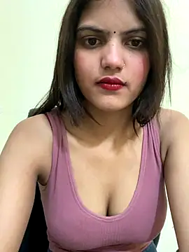 Webcam Model (sexy_lips99)  is live.Free join now!