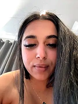 Webcam Model (LilMisIndianx)  is live.Free join now!