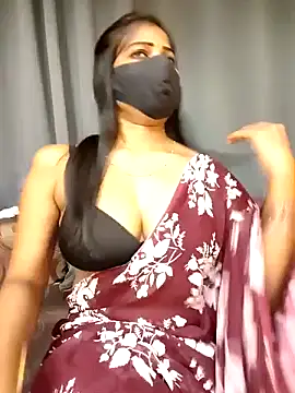 Webcam Model (Misss-julli)  is live.Free join now!