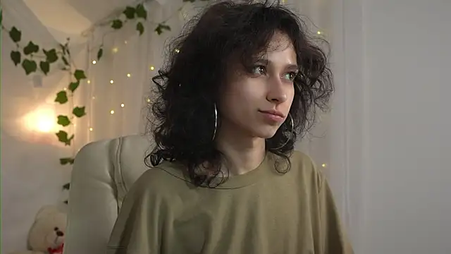 mimilicks (F teen) - shake ass close up