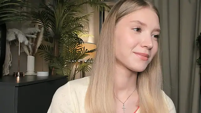 ChinBonnell live cam screenshot female on Home.Pink — Cozy Live Cams & Chat