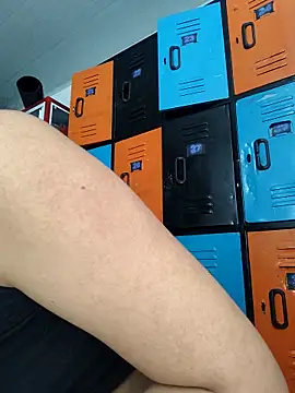 Webcam Model (AmberGold-)  is live.Free join now!