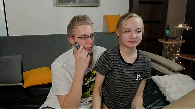 sammysccott (Ask my age) - Doggy style facing the camera