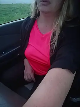 saysomething3 (G milf) - show boobs and keep sucking swette